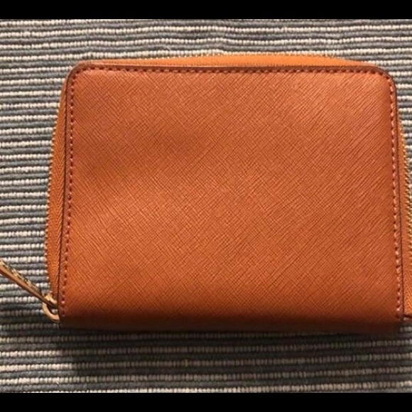 Small Michael Kors Wallet - Picture 3 of 3